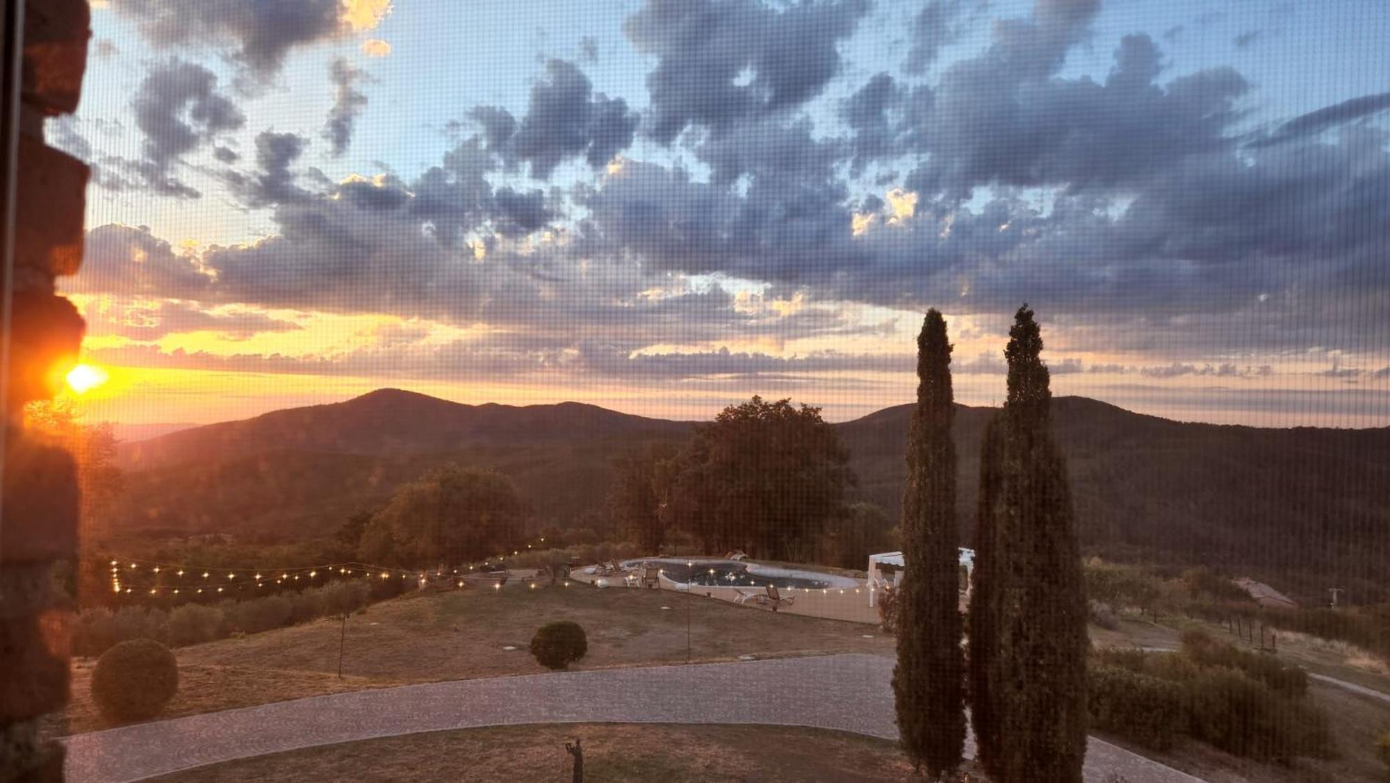 Vin Hotel - Wine Resort And Agriturismo Montieri Экстерьер фото